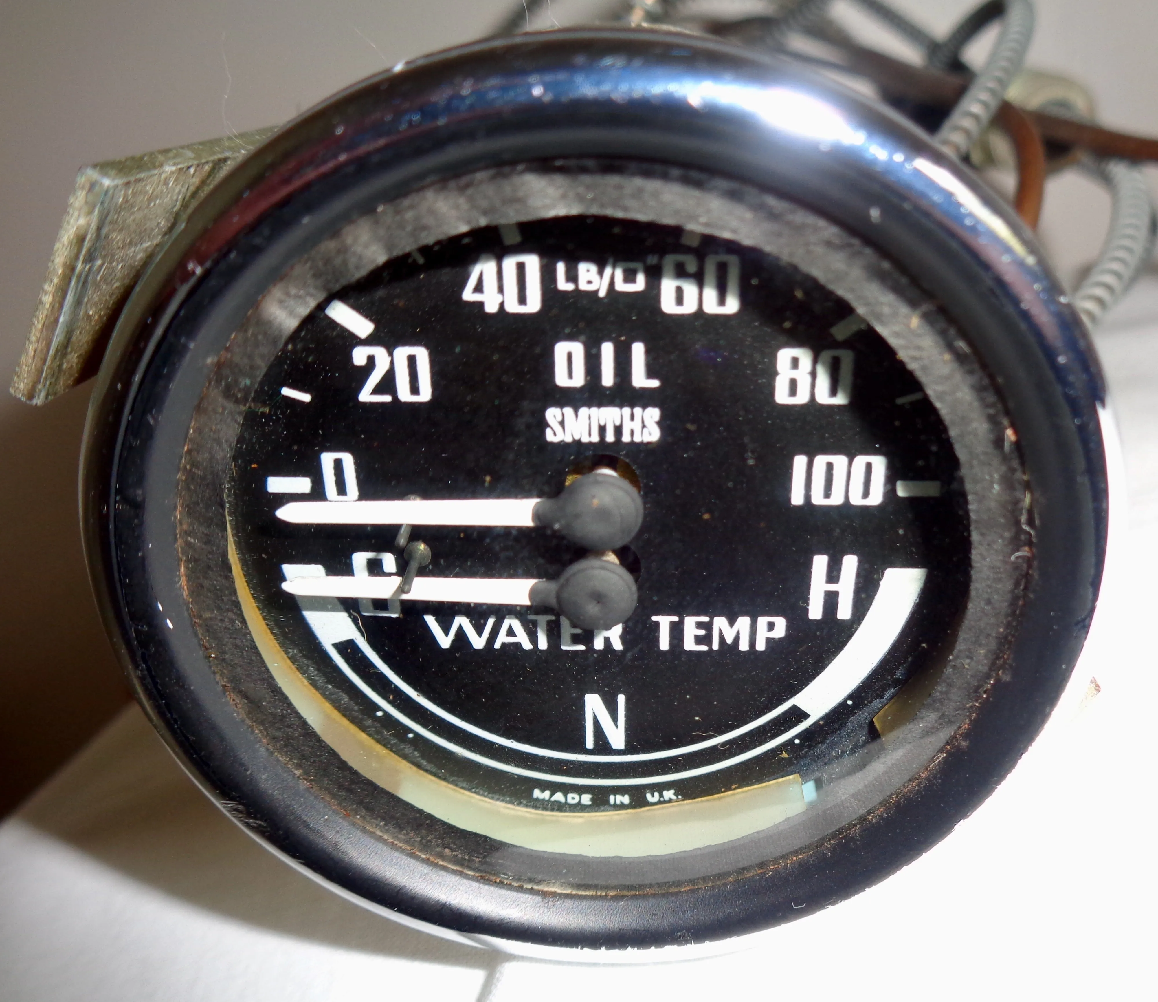 1960s Smiths Industries Dual Oil And Temperature Gauge GD 1307/1 With Fittings For A MG Midget