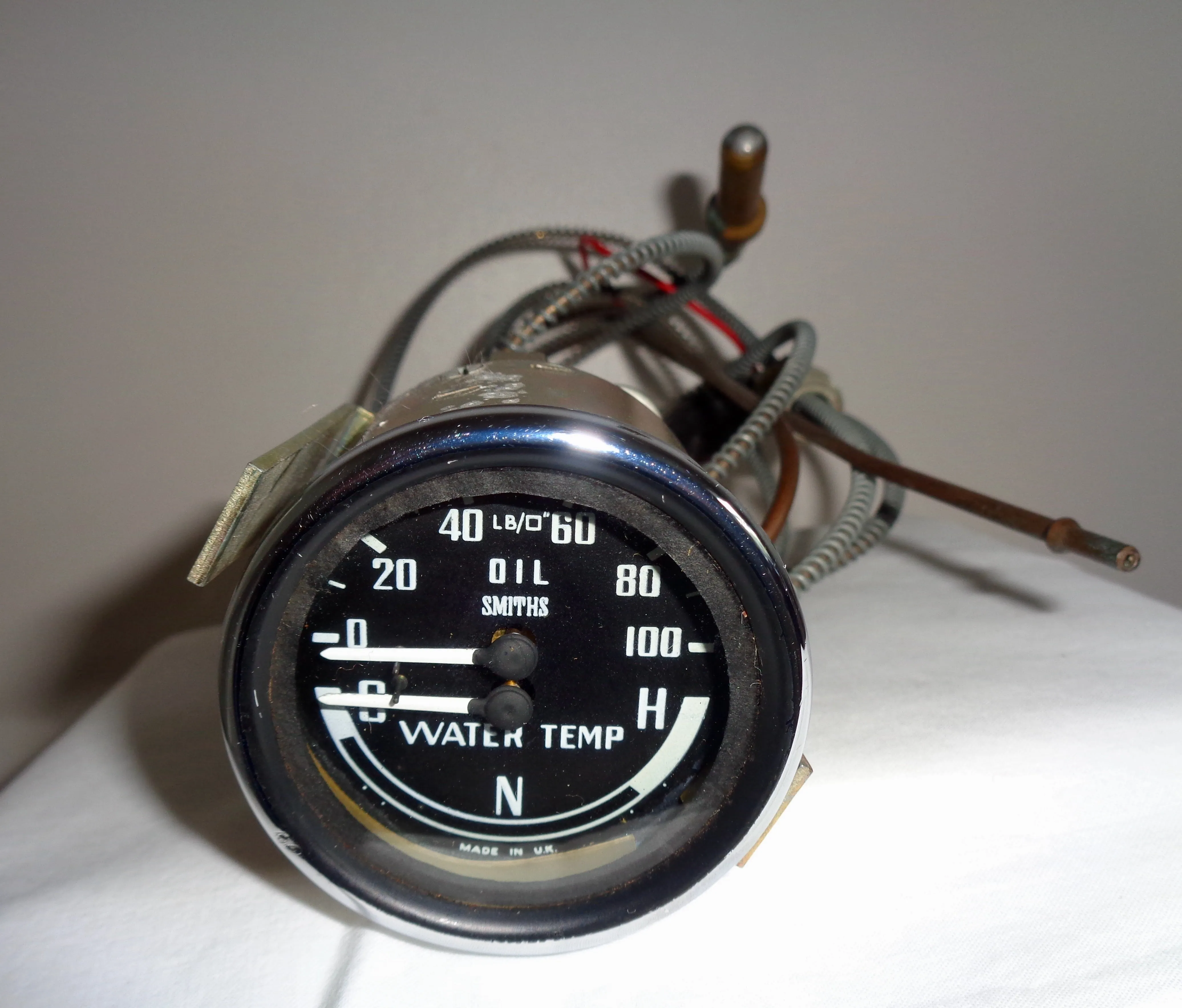 1960s Smiths Industries Dual Oil And Temperature Gauge GD 1307/1 With Fittings For A MG Midget