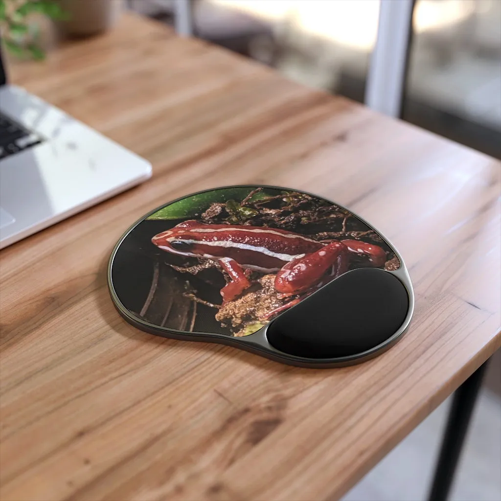 Red Frog Mouse Pad With Wrist Rest